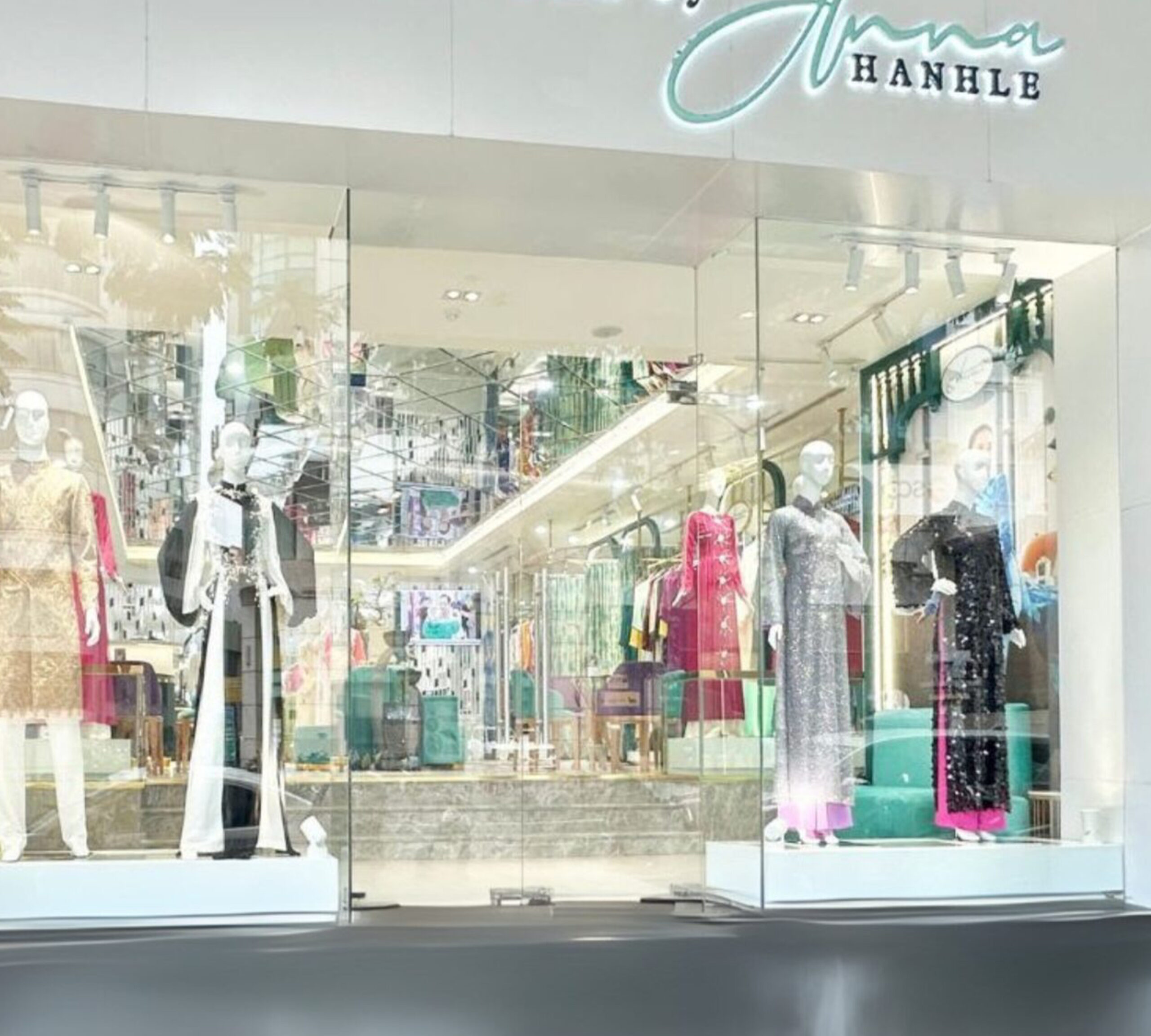 [September 2025] Step into Elegance: Discover Couture Art Gallery by Anna Hanh Le